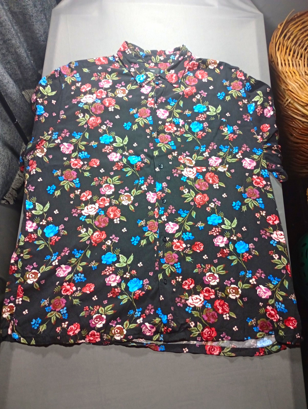 Urban Outfitters Floral Rayon Button Up Shirt Men's Size XL Black Multi